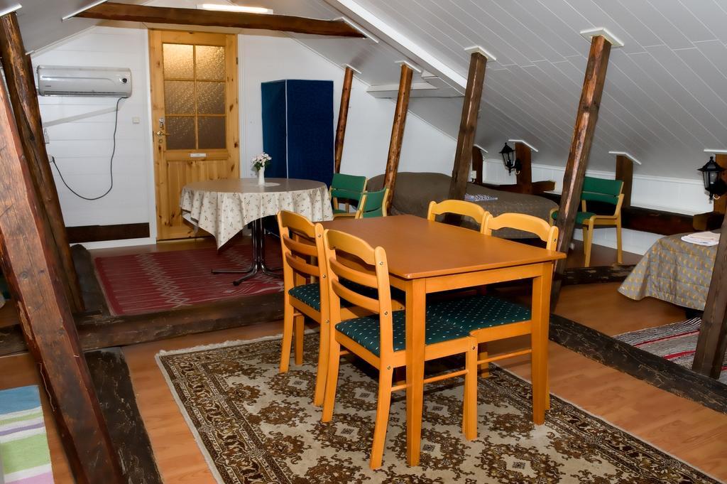 Kartano Hostel Kokemäki Buitenkant foto